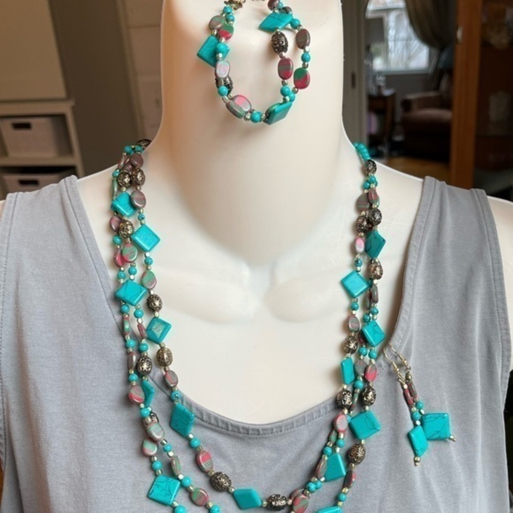Costume Jewelry Set Turquoise Necklace, Earrings, Bracelet